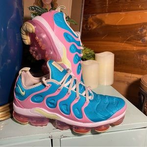 Nike Air Vapormax Plus 'Easter' Blue Teal Volt Pink CW7014-100
Women's Size 9